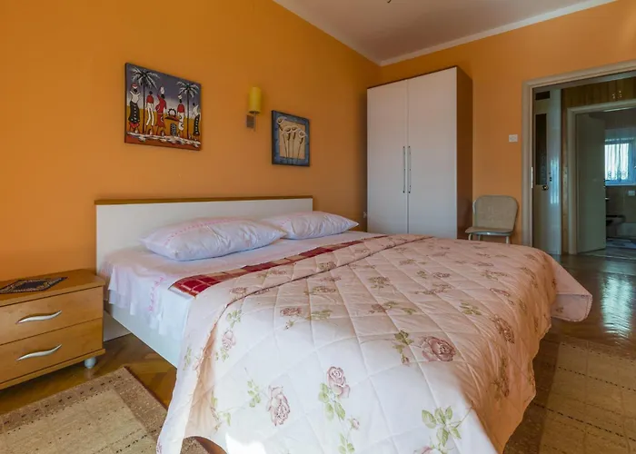 Erna شقة تْسْغيكفانِتْسا