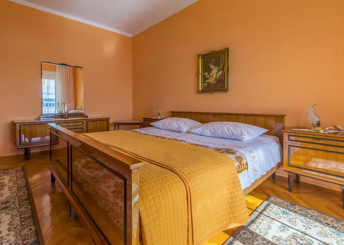 Erna شقة تْسْغيكفانِتْسا