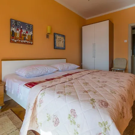 Erna Διαμέρισμα Crikvenica